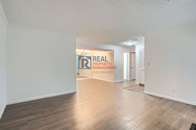Foto del edificio - 5300 E Cherry Creek S Dr