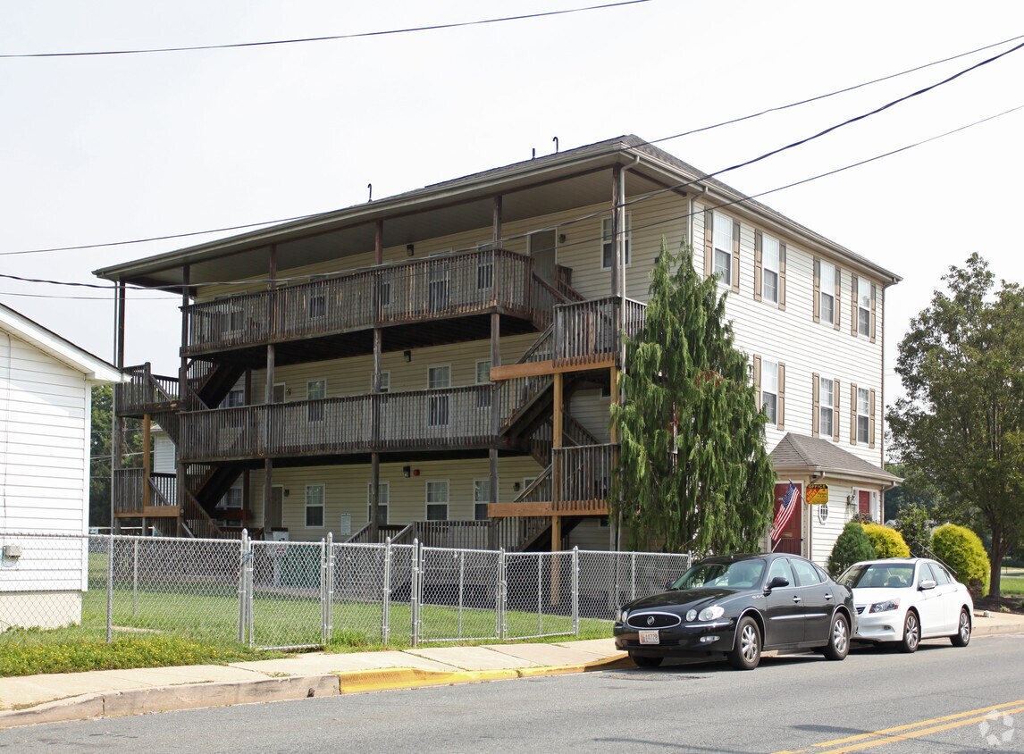 Foto del edificio - 245 E High St