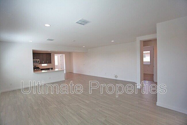 Foto del edificio - 16503 W Alameda Rd