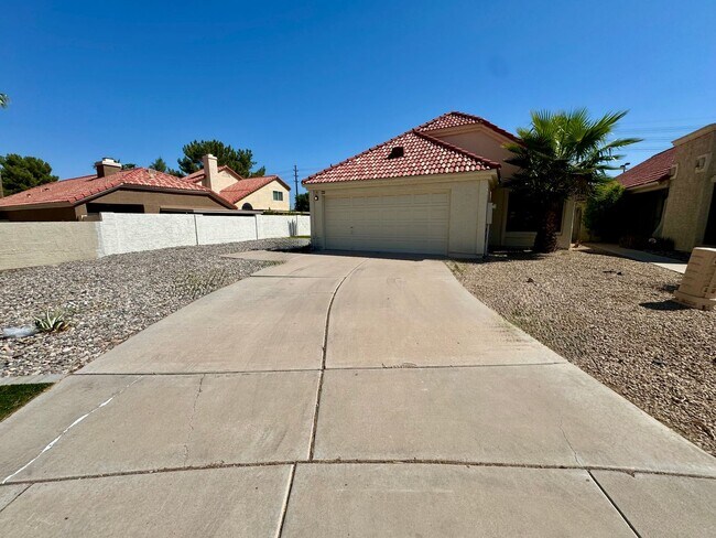 Foto del edificio - Beautiful Corner Lot Home in Stone Creek!