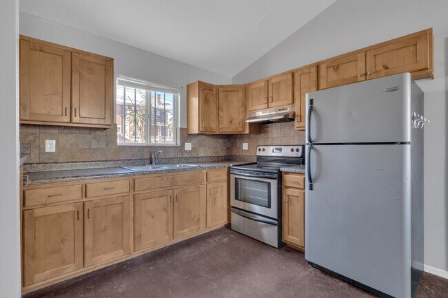 Foto del edificio - 1127 N El Paso St