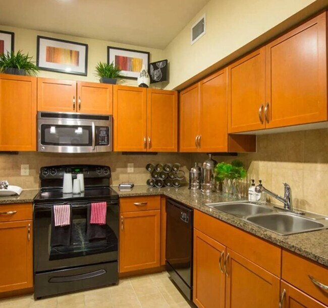 Foto del edificio - 3333 Weslayan St