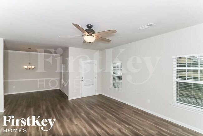 Foto del edificio - 325 Stoney Hollow Rd