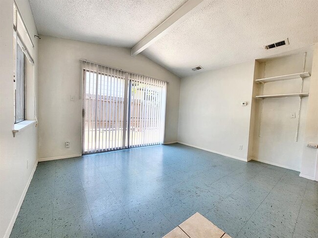 Building Photo - 6000 Emerald Forest Dr