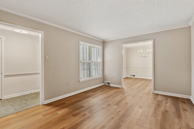 Foto del edificio - 8604 Sandpoint Dr