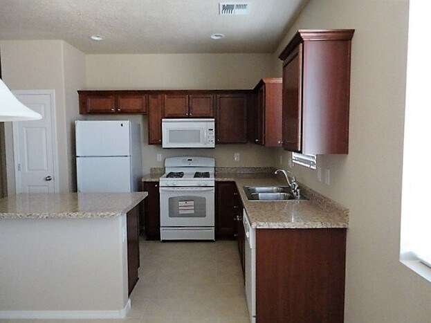 Building Photo - 2708 Moon Shadow Drive NE