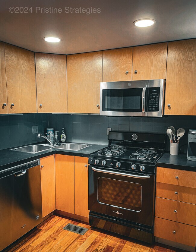 Foto del edificio - 8 N Boyle Ave