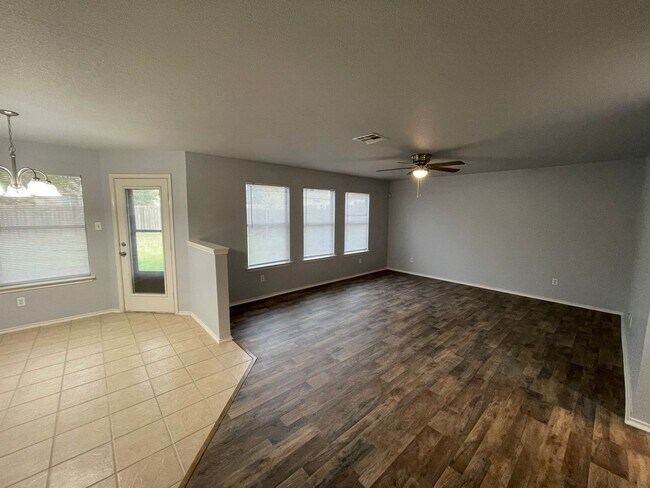 Building Photo - 360 Virtual Tour Available