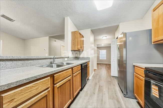 Foto del edificio - 2842 Taylor Hill Dr