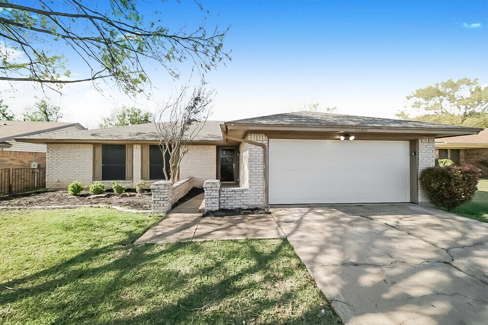 Foto principal - 3100 Green Ridge St
