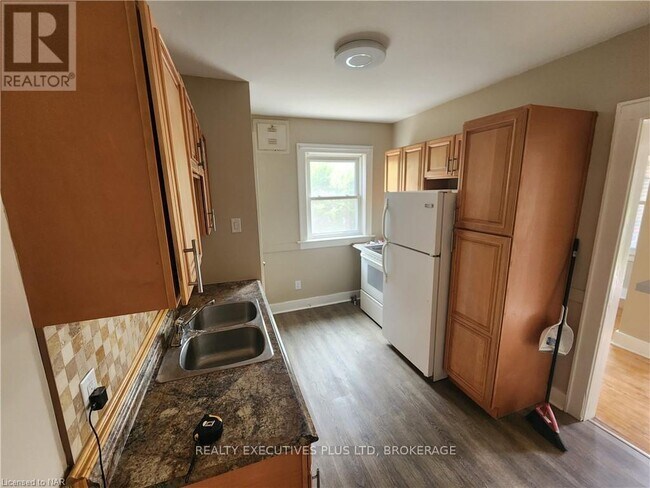 Photo du bâtiment - 4865 Simcoe St