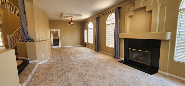 Foto del edificio - 5 BDR/ 4.5 BTH, Triple Master Home includi...