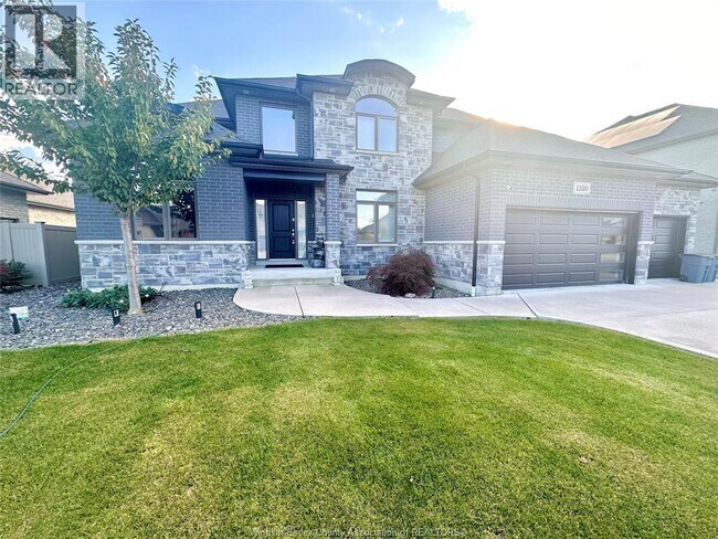 Photo du bâtiment - 1180 Regency Cres