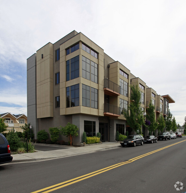 Building Photo - Beranger Condominiums