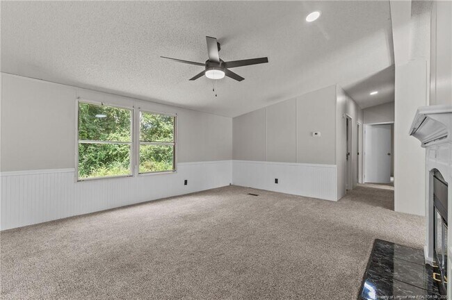 Foto del edificio - 97 Turf Dr