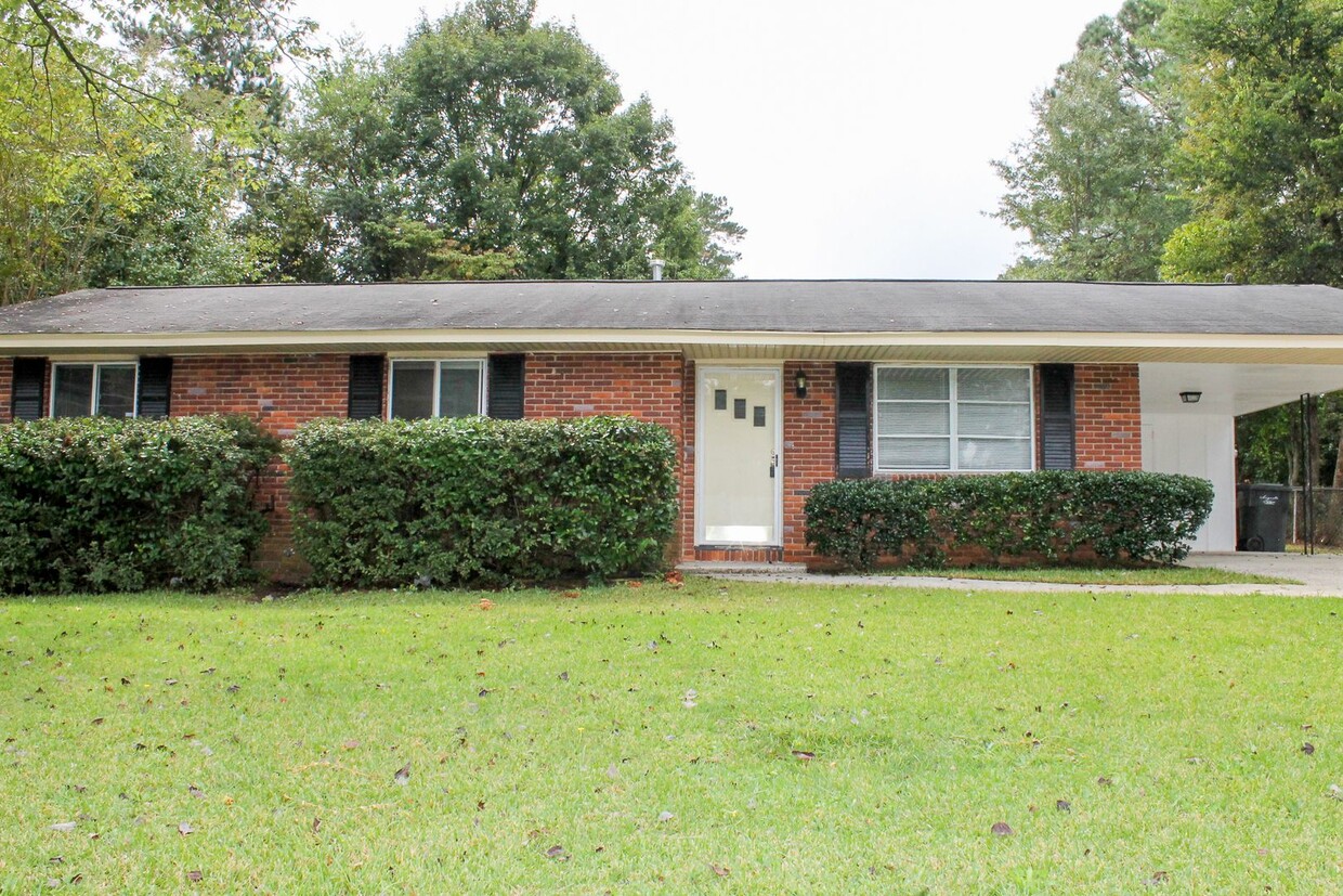 Foto principal - 3 Bed 1.5 Bath Near Augusta National!