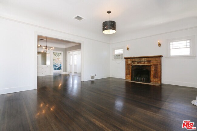 Building Photo - 840 N La Fayette Park Pl