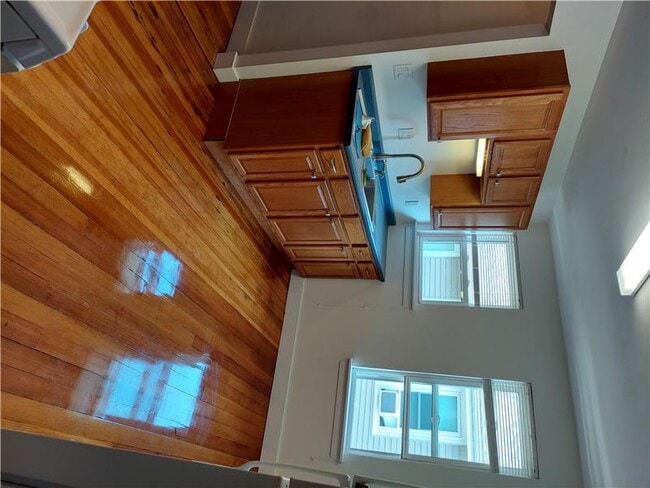 Building Photo - 4 Gordon St