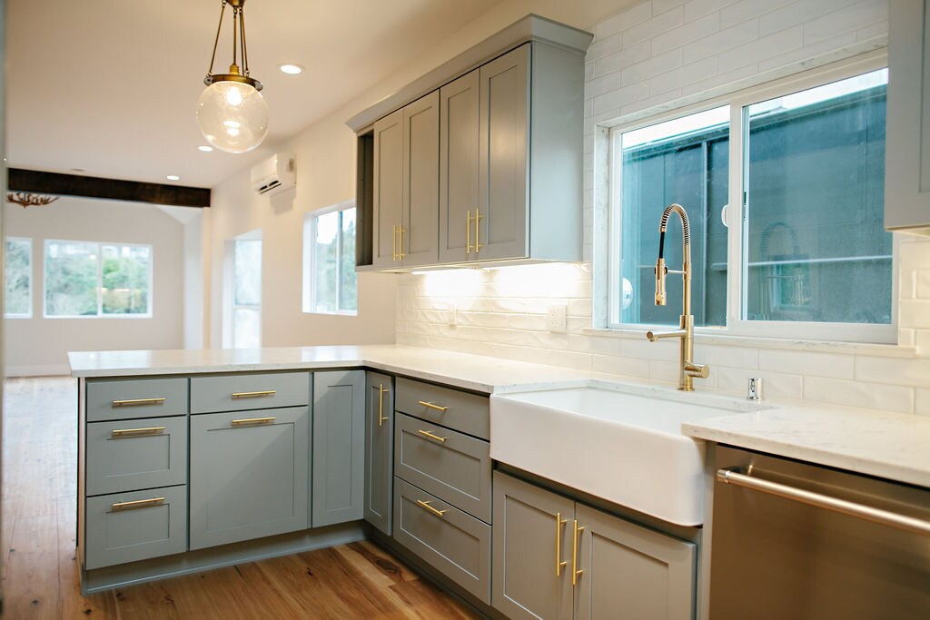 Foto principal - 4432 40th Ave SW