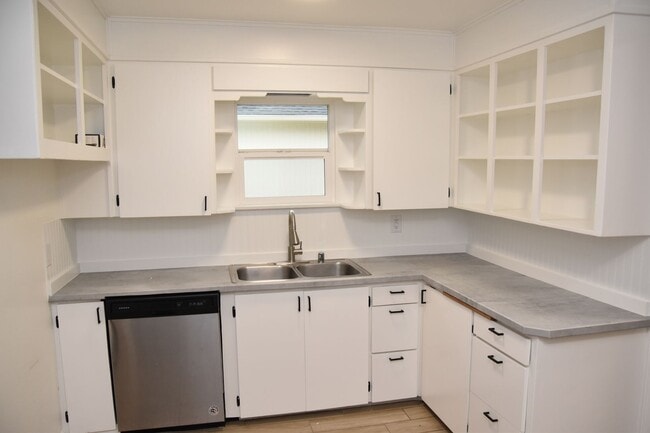 Building Photo - Charming 2 Bedroom 1 Bath Tacoma Rambler w...