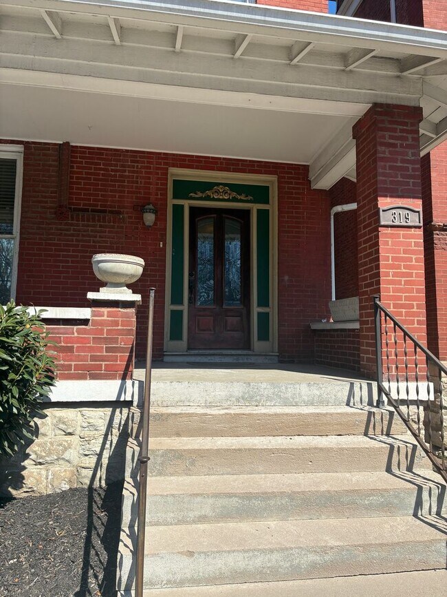 Building Photo - 319