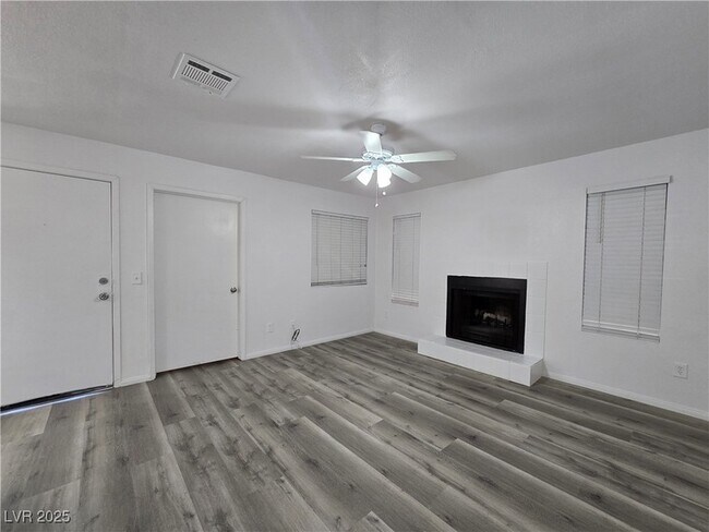 Foto del edificio - 2742 Alicialynn Way
