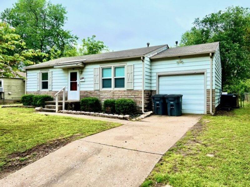 Primary Photo - 1510 E 45th Pl