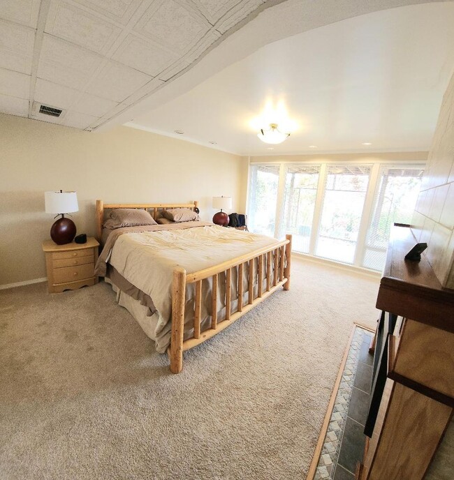 Building Photo - Lovely Views of Lake Washington - Private ...