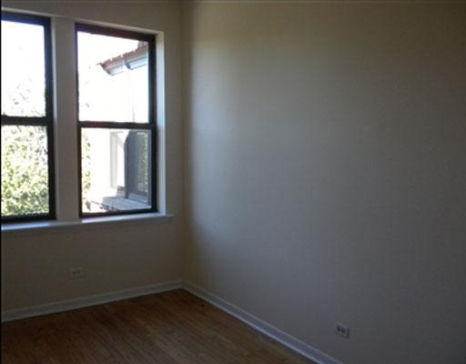 Foto del edificio - 2326 N Kedzie Blvd
