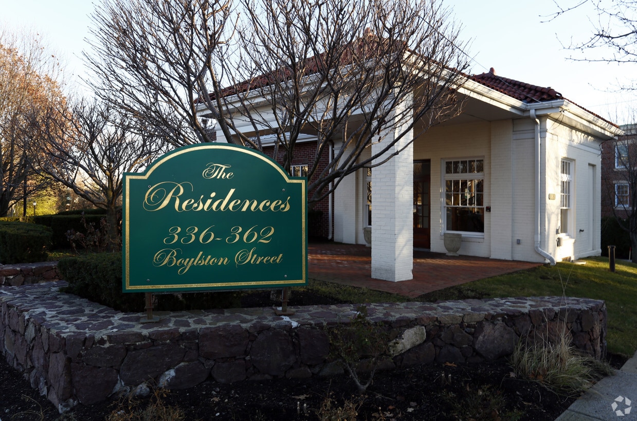 The Residences At Chestnut Hill Apartments in Newton, MA