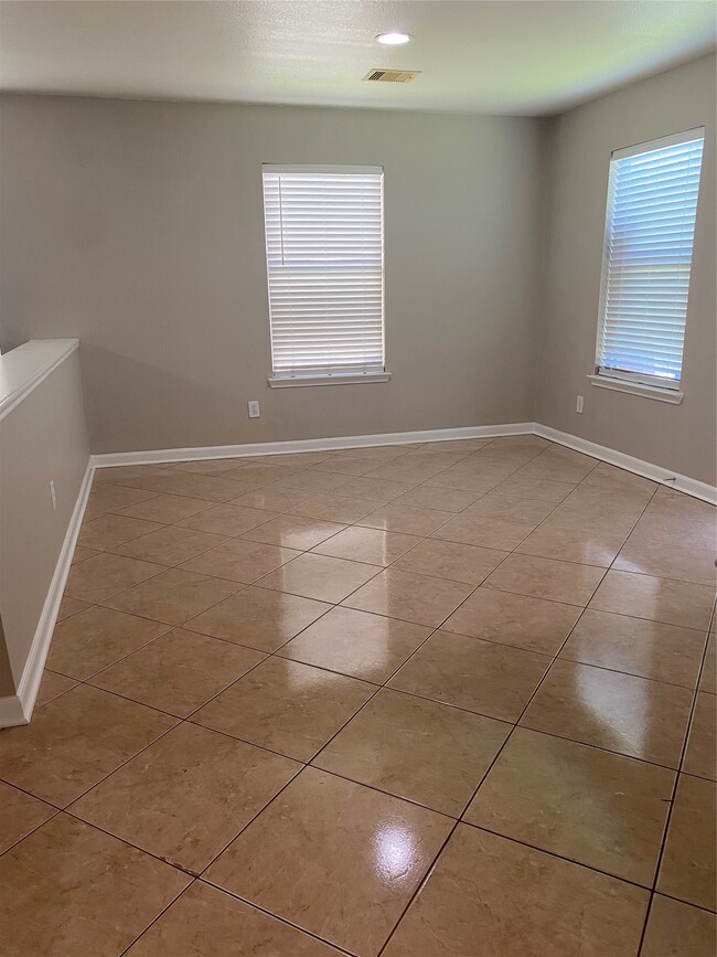 Building Photo - 6614 Providence View Ln
