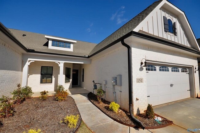 Building Photo - 151 Rugby Dr