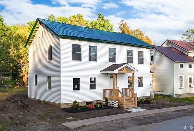 Building Photo - 9614 Maple Ave