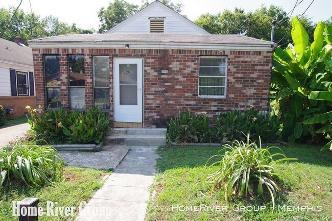 Building Photo - 1461 N Merton St
