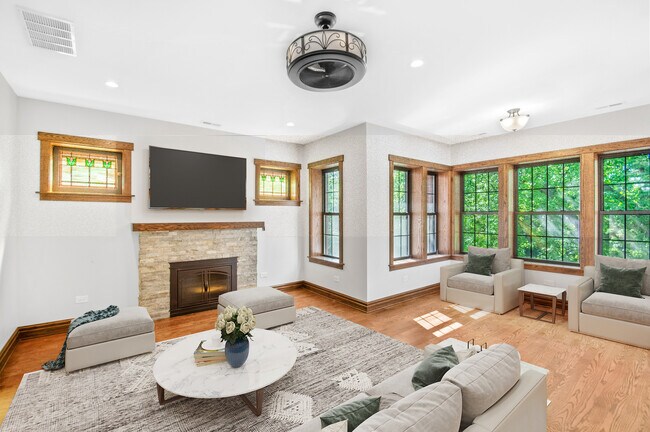 Foto del edificio - 5859 N Magnolia Ave