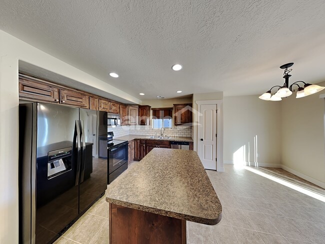 Foto del edificio - 1656 Arnold Dr