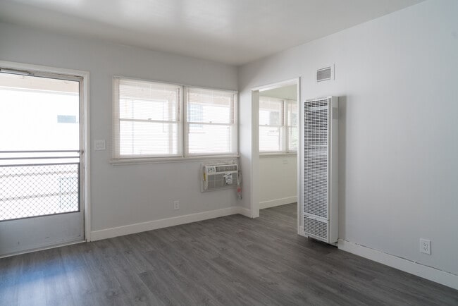 Building Photo - 22719 Del Valle St