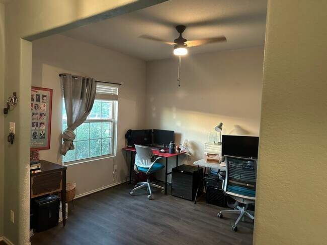 Foto del edificio - 4 Bedroom with office in Jarrell