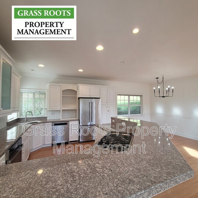 Building Photo - 13575 Sun Forest Dr