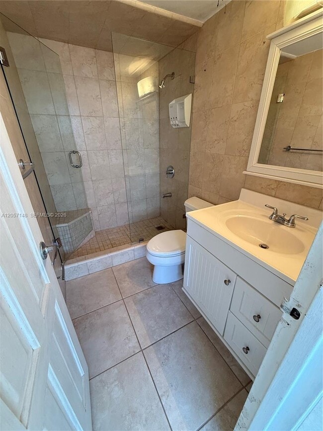 Building Photo - 5313 Collins Ave