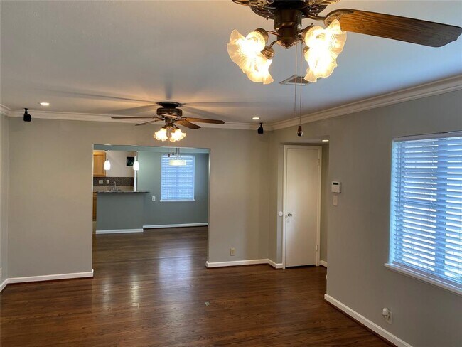 Building Photo - 3822 Southmore Blvd