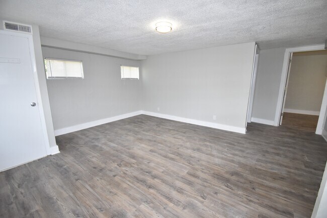 Building Photo - 1621 Golf Club Ln