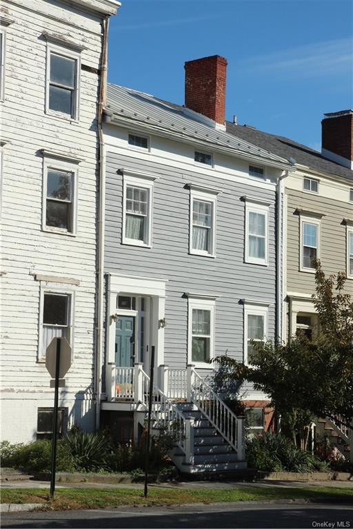 118 1st St Unit 1, Newburgh, NY 12550 Room for Rent in Newburgh, NY