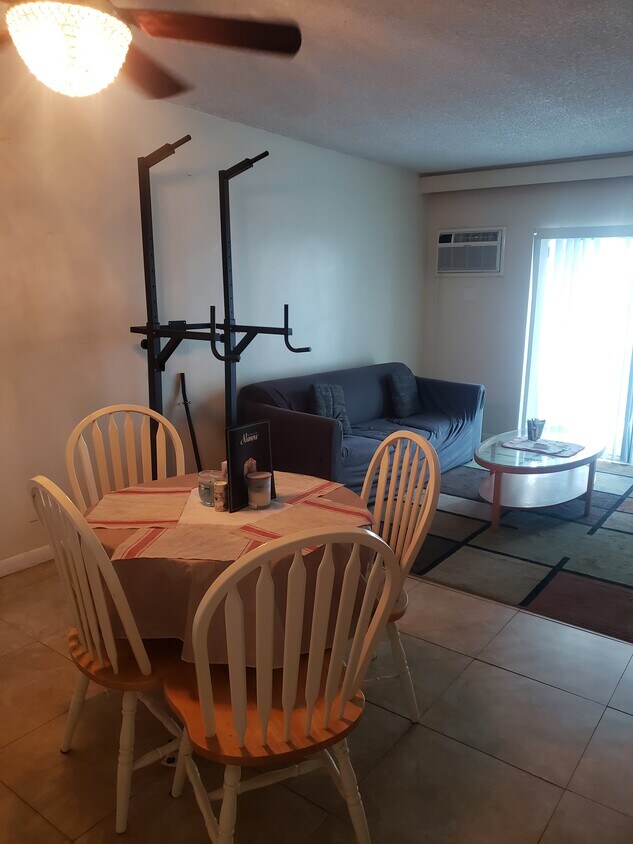 living/dinning - 2900 Banyan St