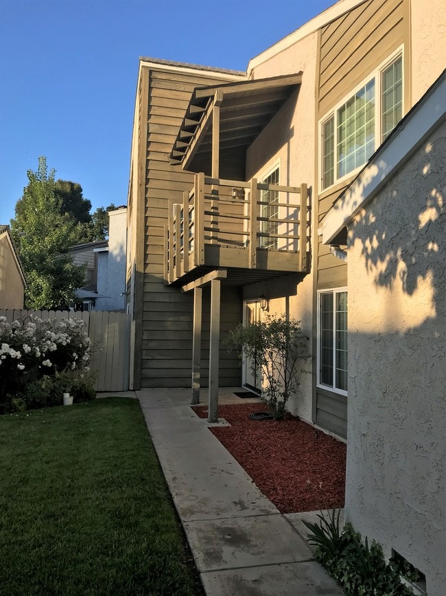 Building Photo - 5695 Cochran St