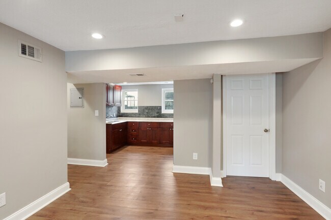 Building Photo - Historic neighborhood near Grant Park! 2b/...