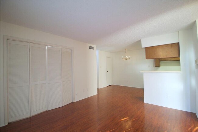 Building Photo - 2750 Holly Hall St
