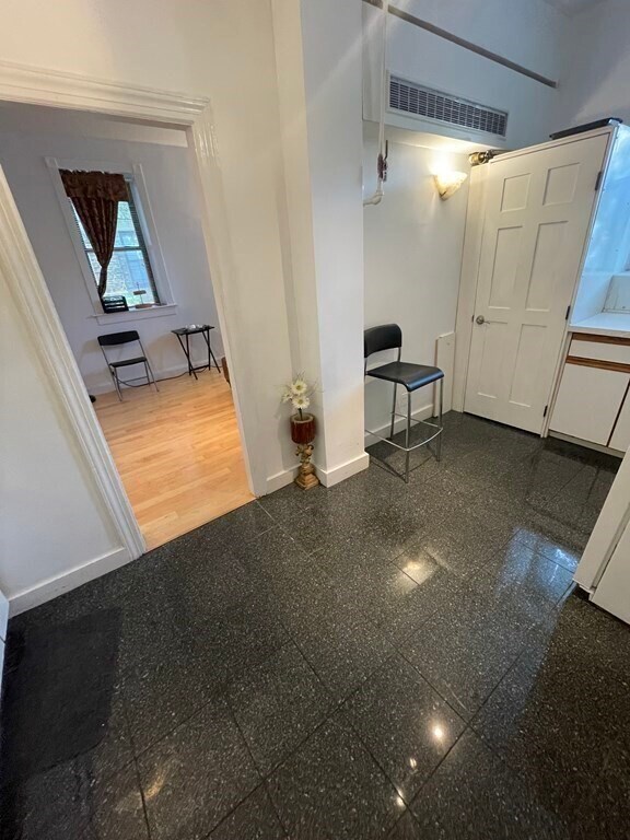 Foto del edificio - 1665 Commonwealth Ave