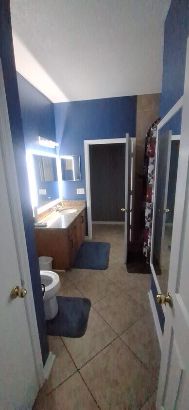 Foto del edificio - 4009 Meadowlark Dr