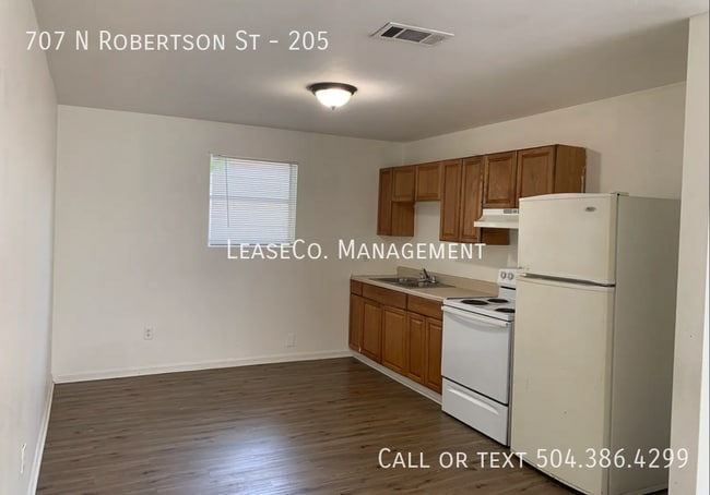 Building Photo - 707 N Robertson St